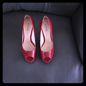 Pumps by Guess